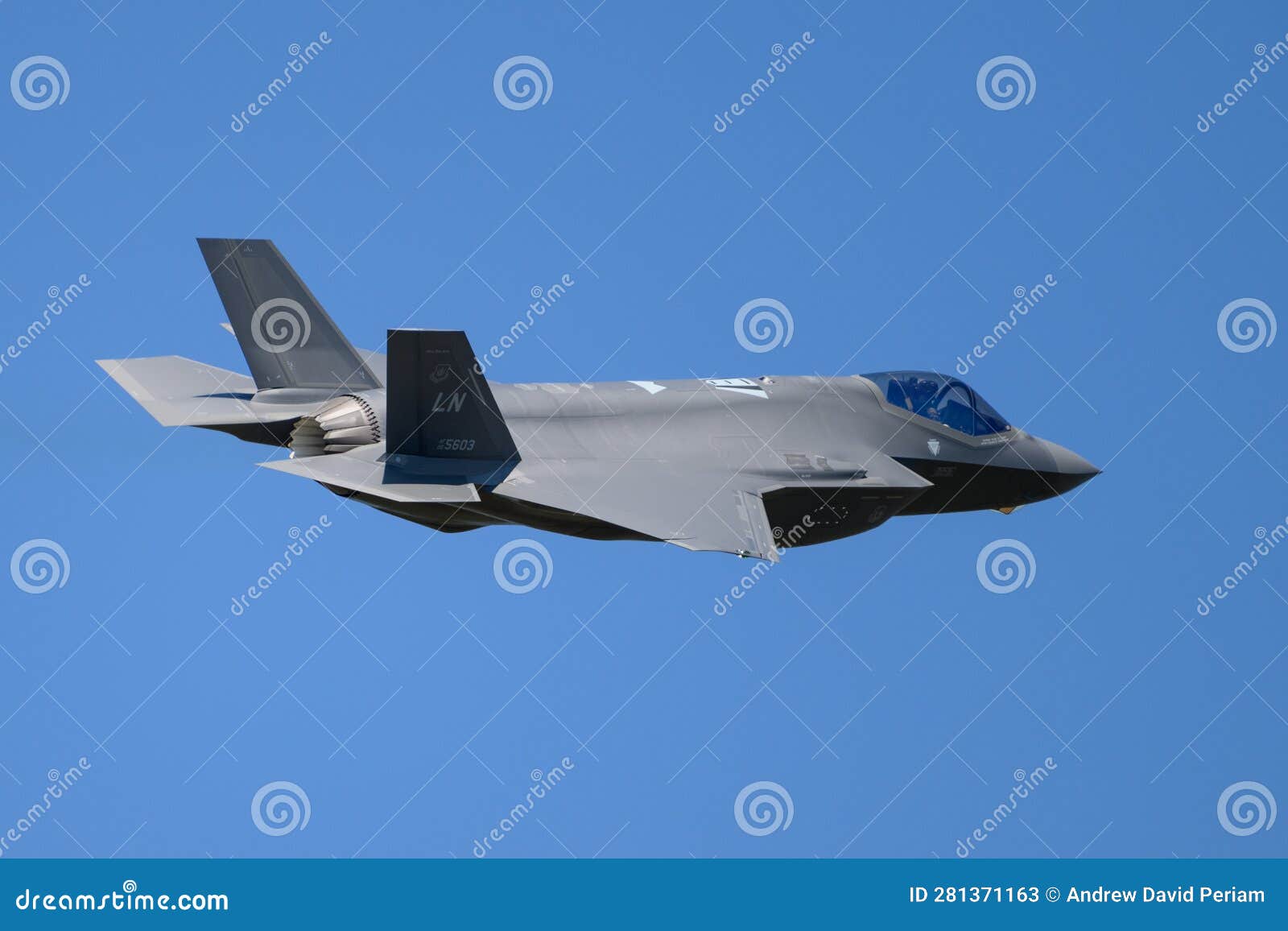 US Air Force F-35A Stealth Aircraft in Flight Editorial Stock Photo ...