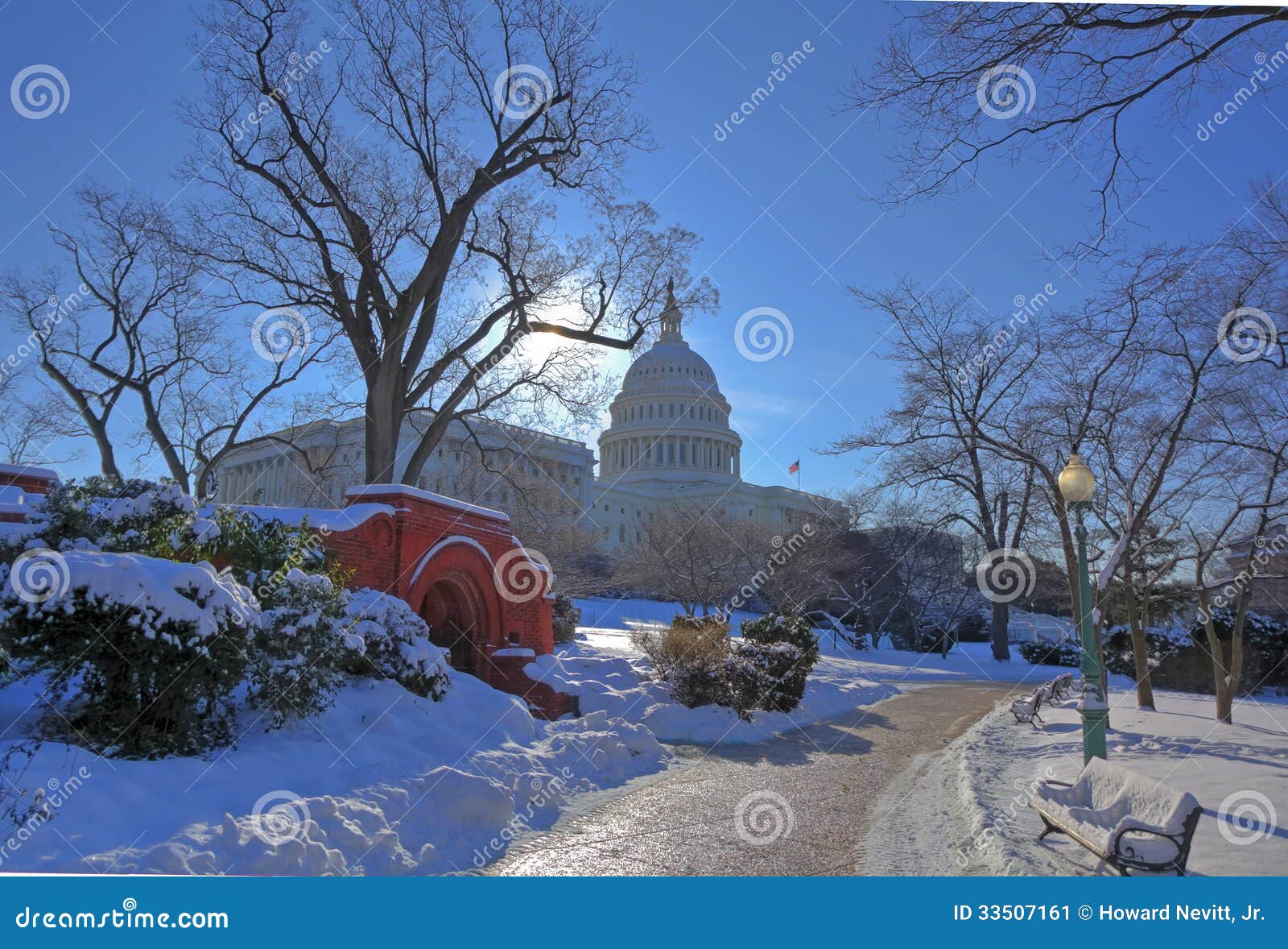 US Capitol in snow stock image. Image of reflection, storm 33507161