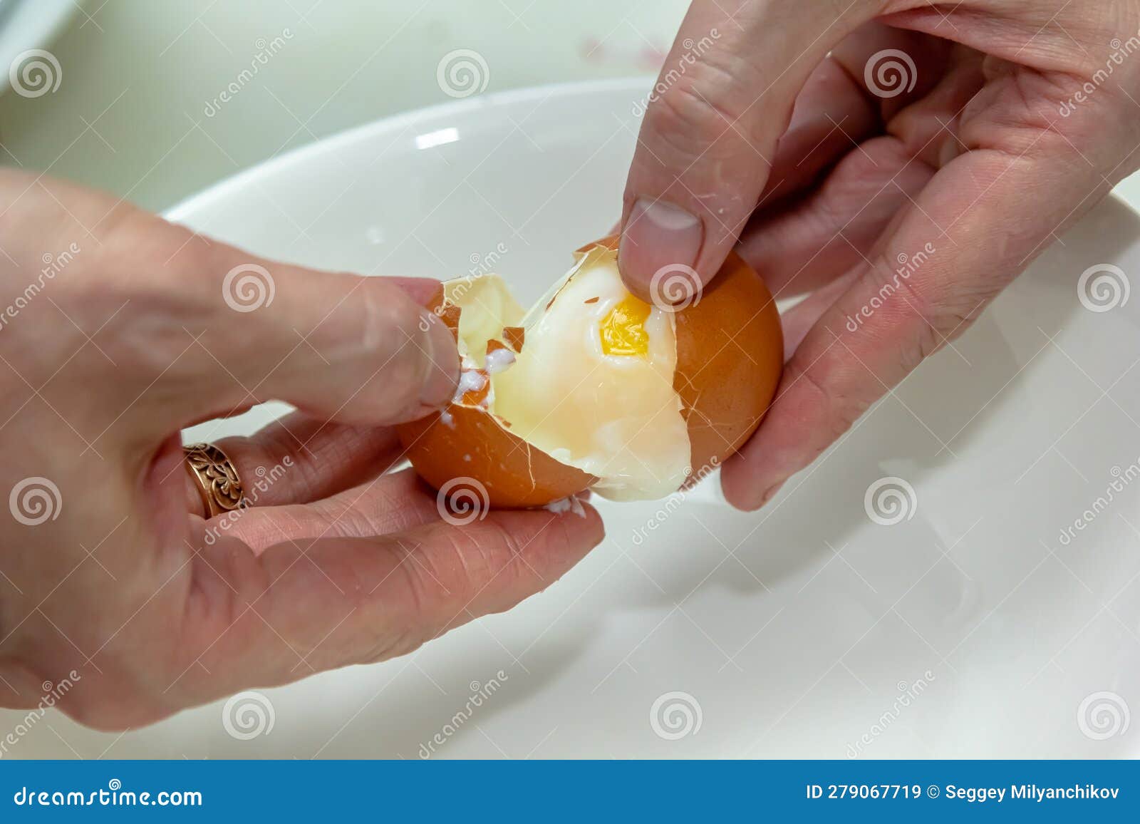 Use Rubber Band Cut Boil Egg, Quick Way To Cut Boil Egg, Kitchen Tips