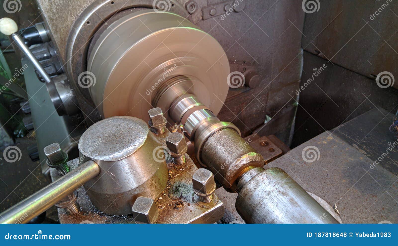 Using a Metal Processing Lathe Knife on a Lathe, Turning Knives Turning