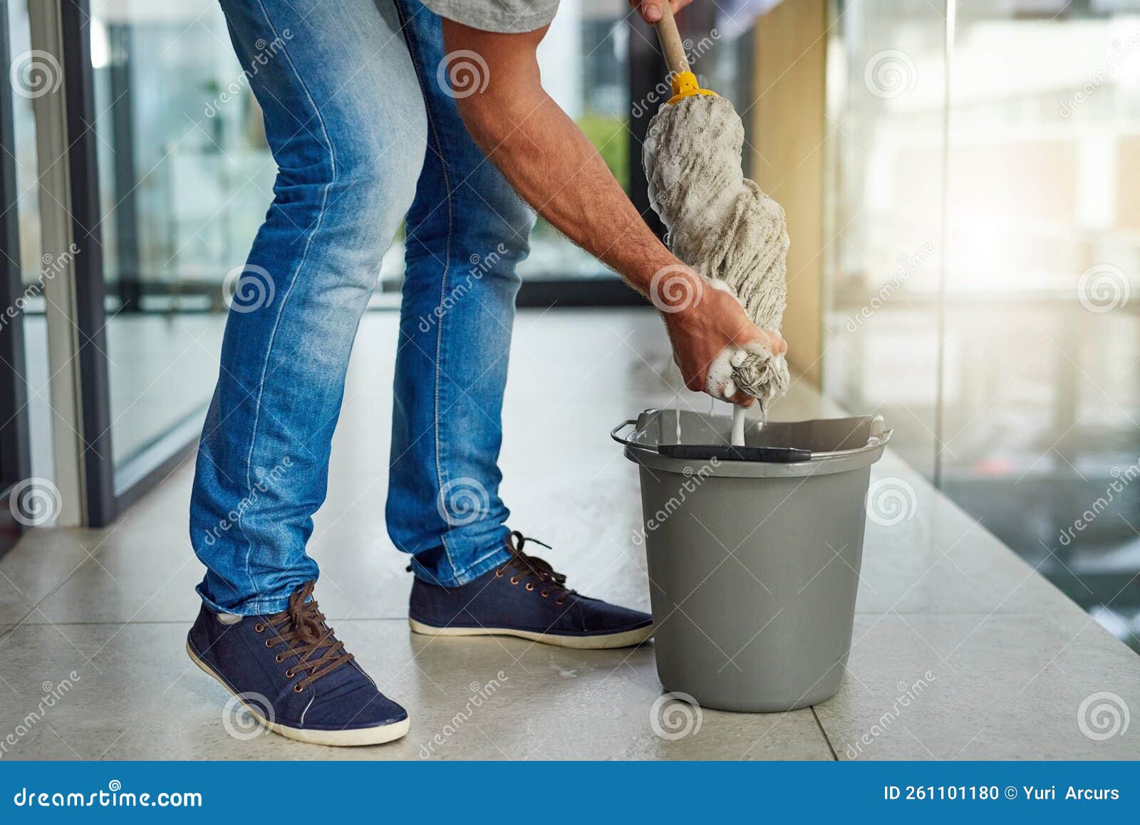 202 Mop Buckets Stock Photos - Free & Royalty-Free Stock Photos from  Dreamstime