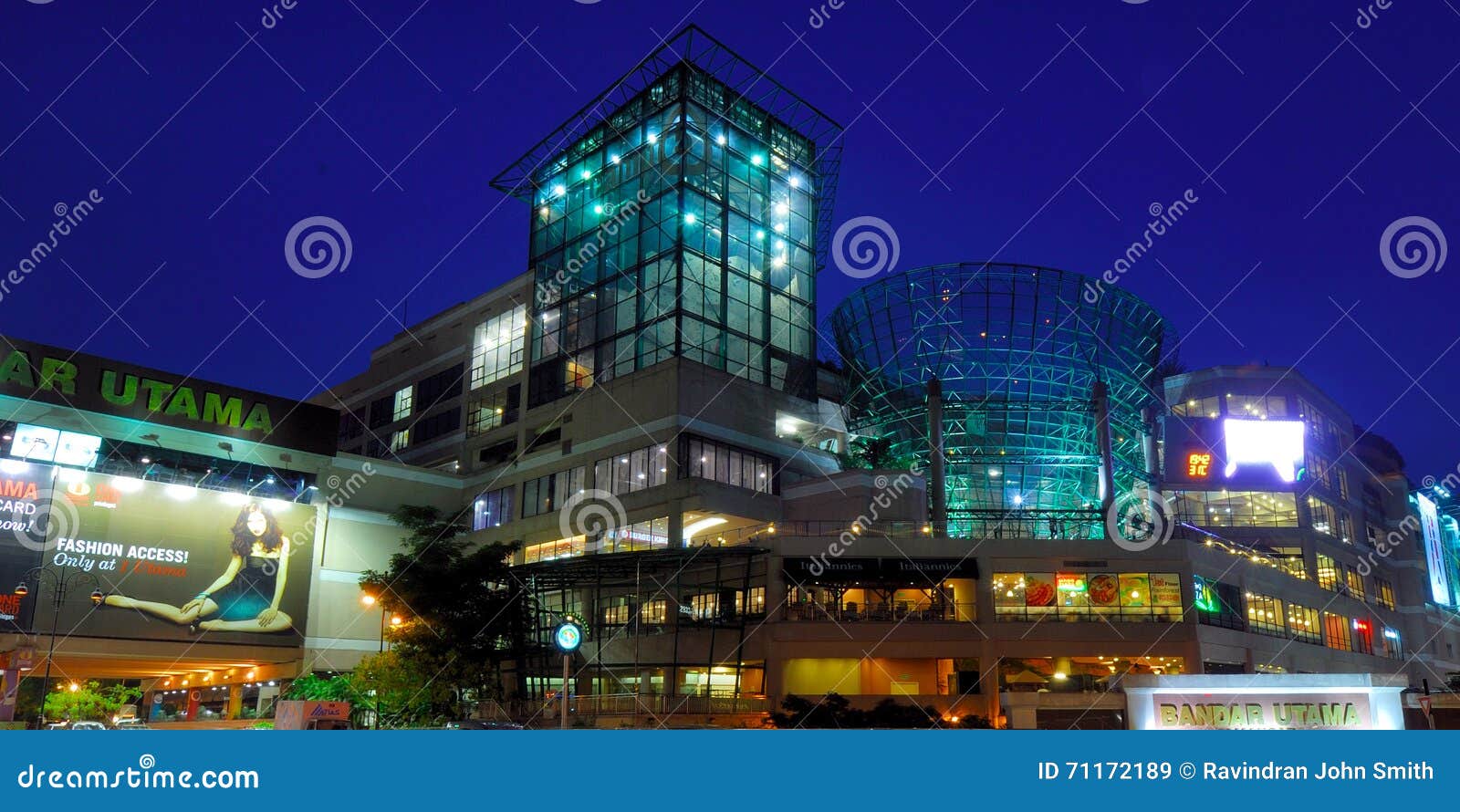 1 Utama Shopping Mall editorial stock image. Image of ...