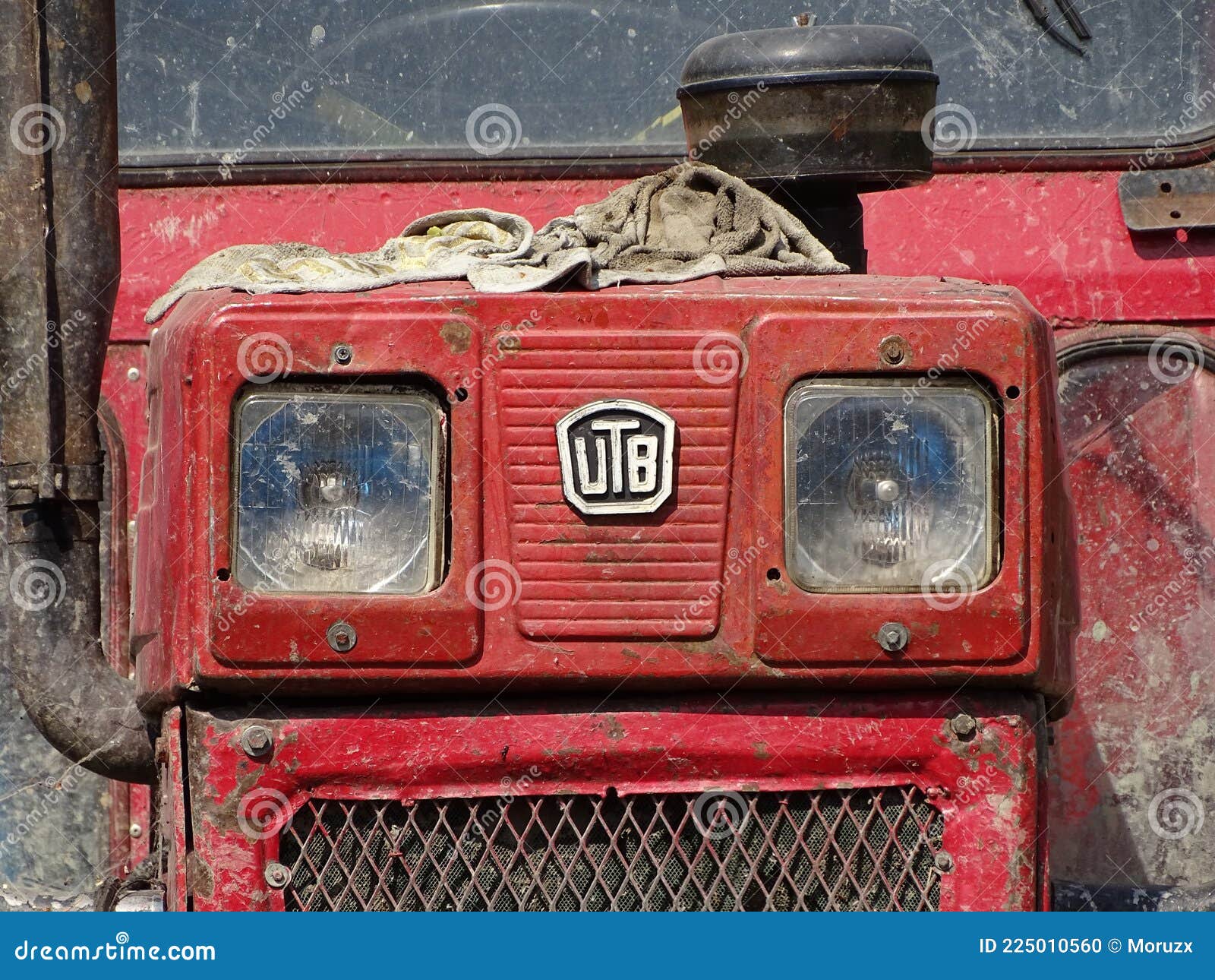 File:UTB tractor somewhere in Romania.jpg - Wikimedia Commons