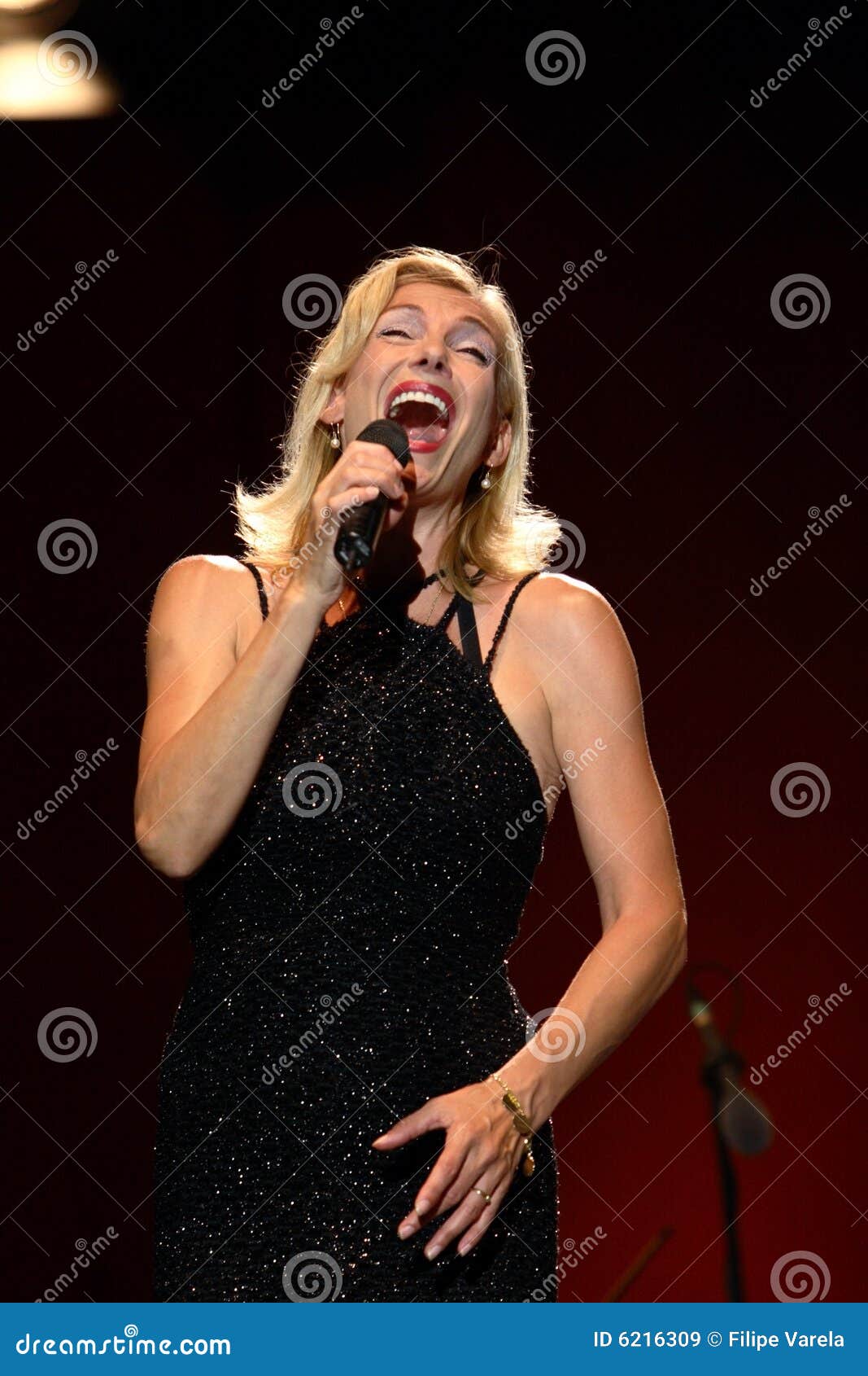 Ute Lemper Performs Onstage Editorial Stock Image - Image of music ...