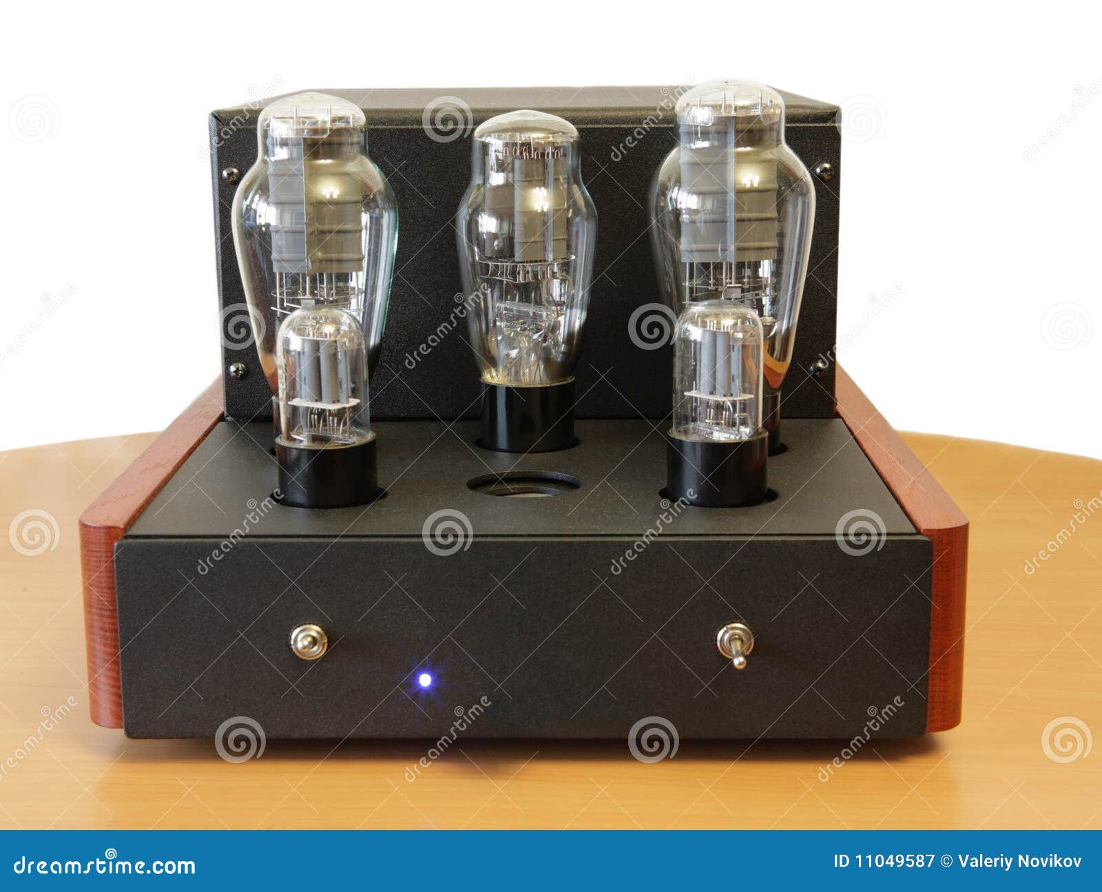 Vacuum tube amplifier stock image. Image of blue, knob 11049587