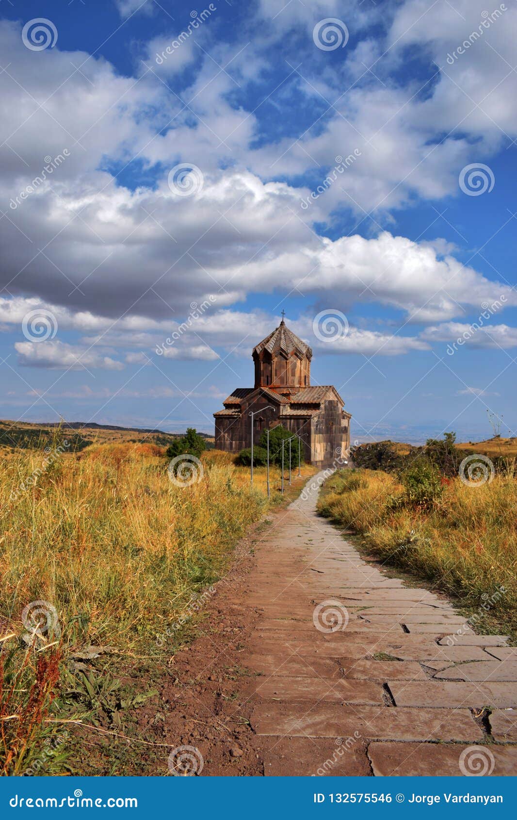 Vahramashen kościół blisko Amberd fortecy. Vahramashen kościół jest blisko ruin Amberd forteca w Armenia kościół zostaje nietkniętym od era kamienia łupanego