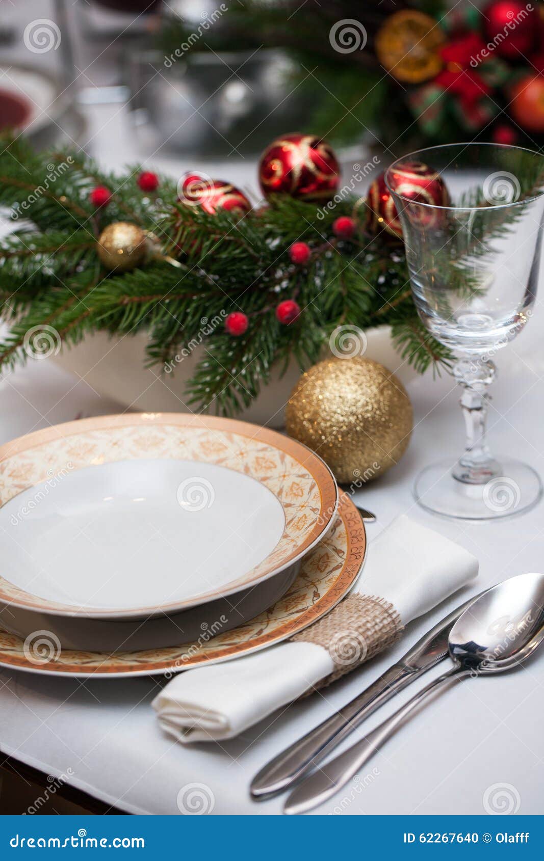 Vaisselle de Noël photo stock. Image du table, sapin - 62267640