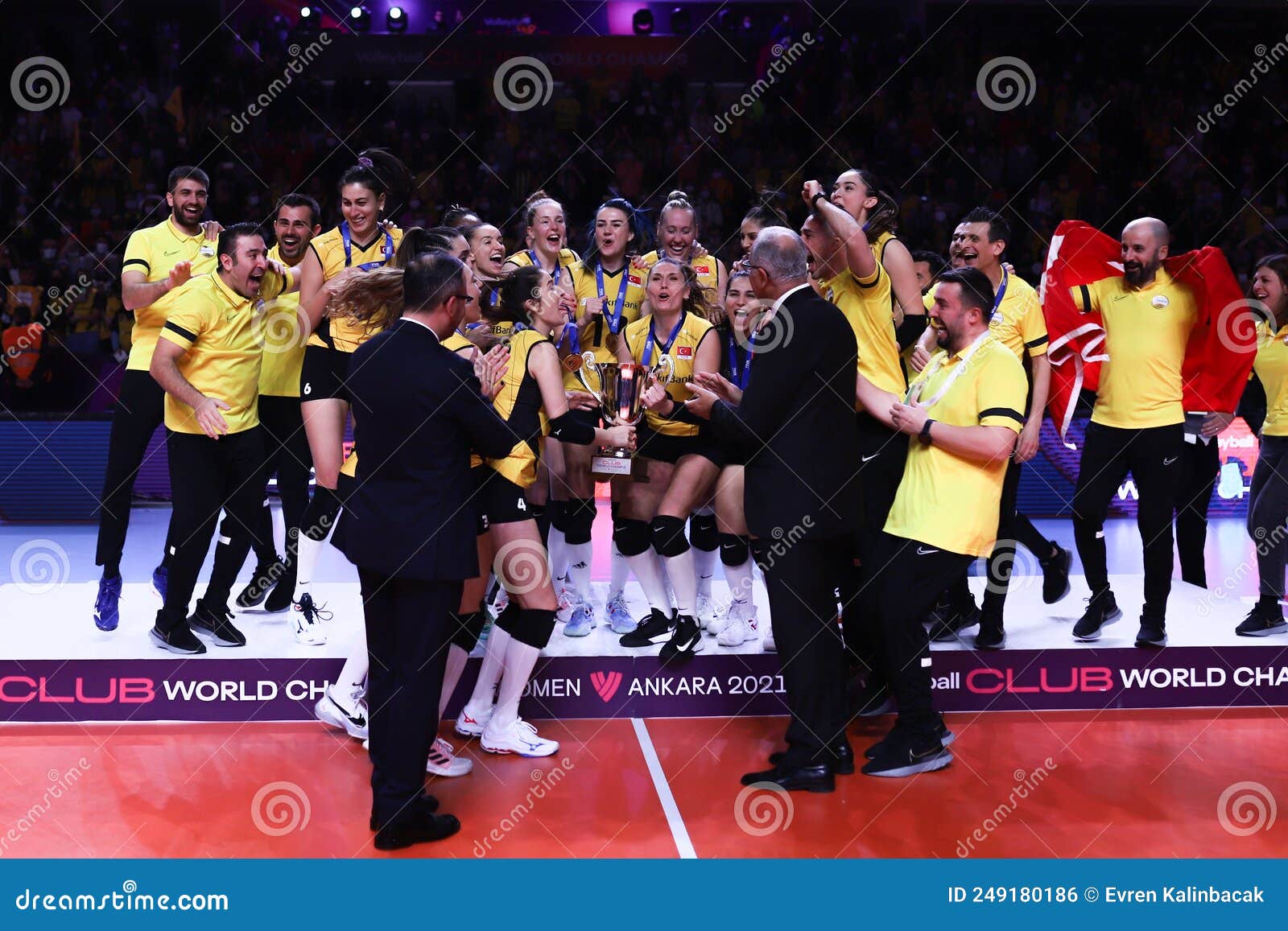 Campeonato Mundial De Vôlei Imoco Volley Conegliano Vs Vakifbank Fivb Fivb  Vôlei Feminina Campeonato Mundial Final Foto Editorial - Imagem de final,  salva: 288950581