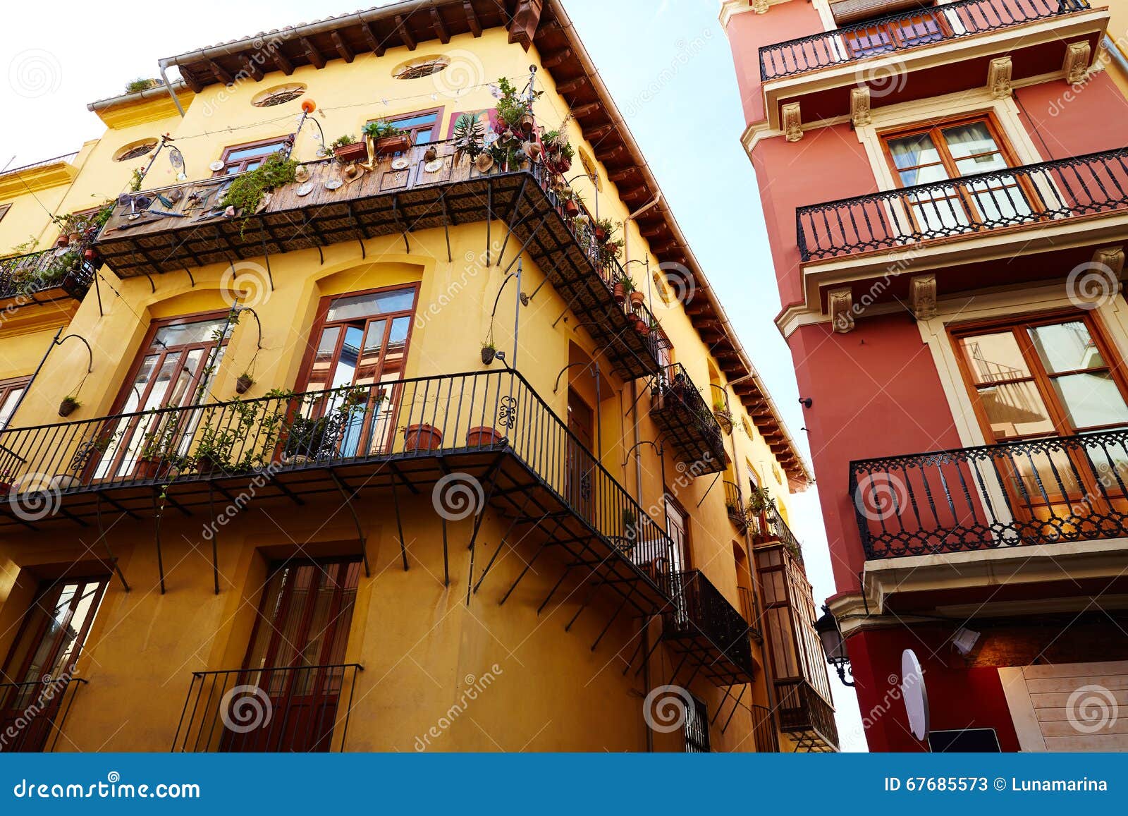 valencia barrio del carmen street facades spain