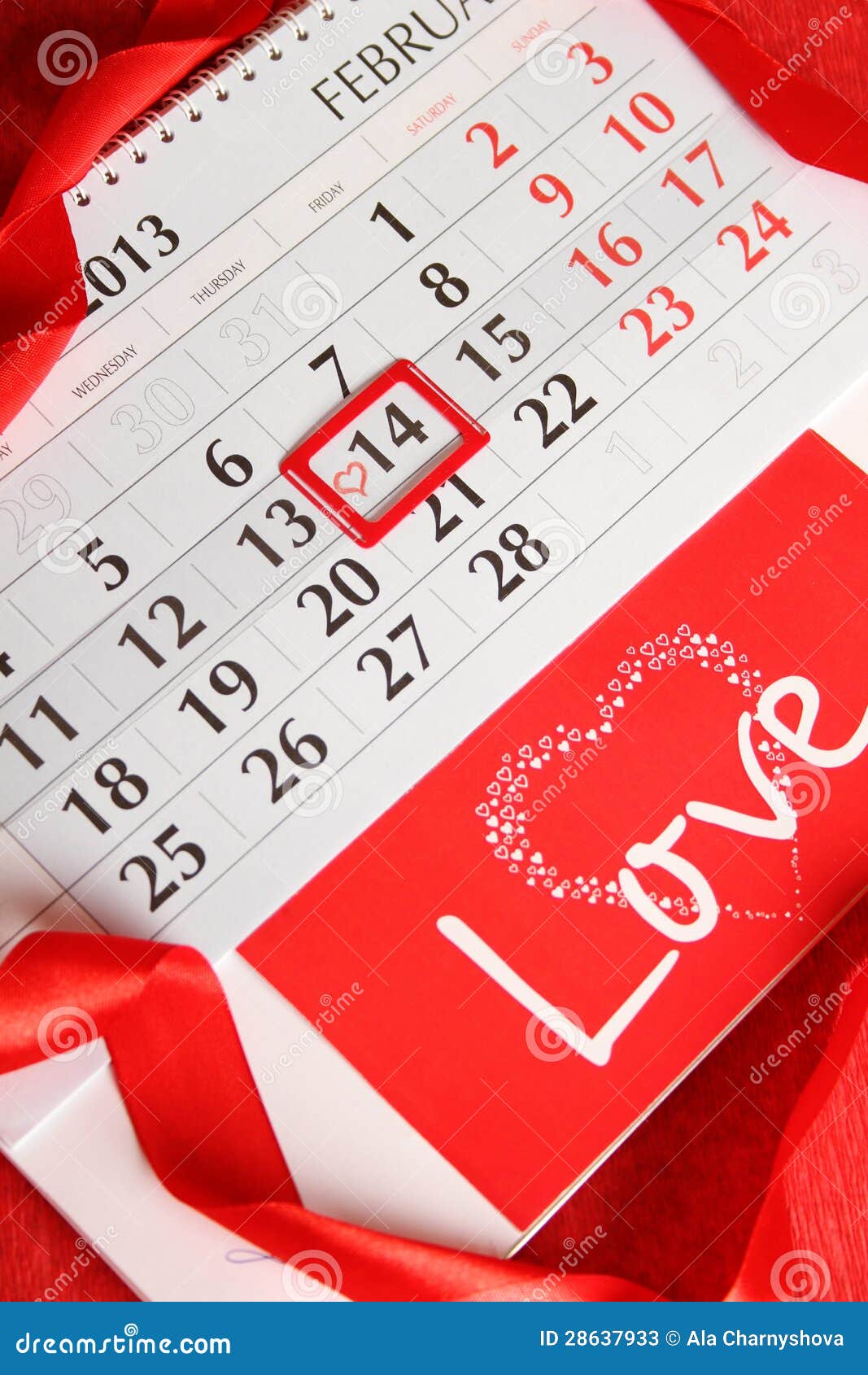 Valentin dagkalender fotografering för bildbyråer. Bild av lyckönskan