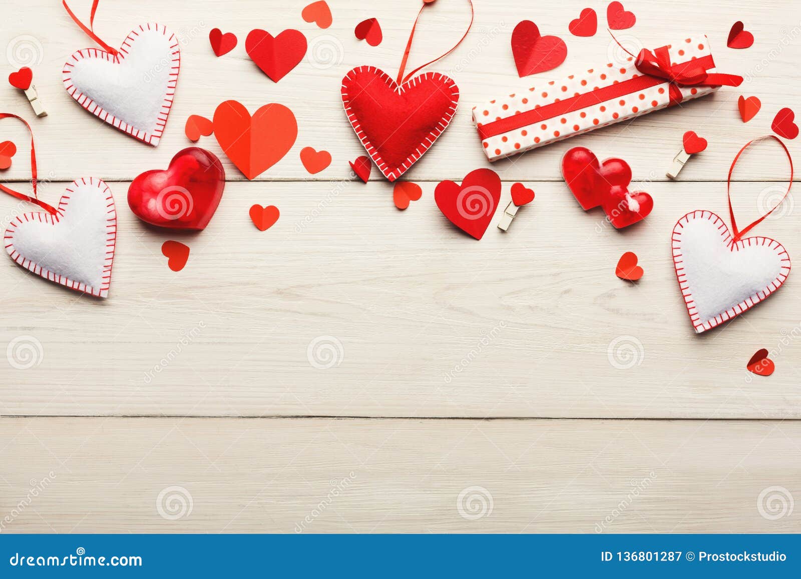 Valentine Day Background, Handmade Hearts on Wood with Copy Space Stock ...