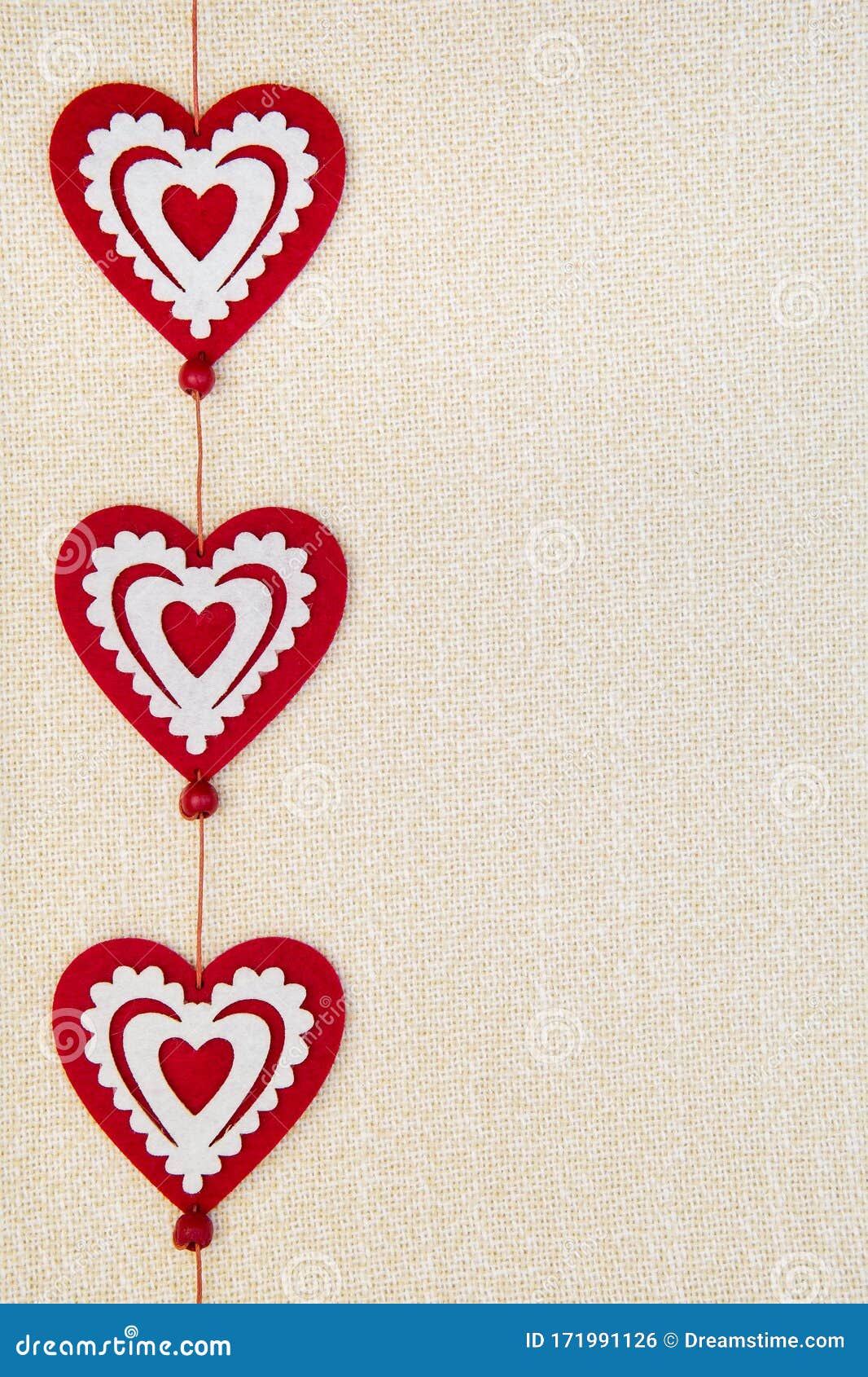Những tấm thiệp chúc mừng Valentine đáng yêu và sáng tạo luôn khiến cho người nhận cảm thấy hạnh phúc và đặc biệt. Hãy mua các mẫu thiệp chúc mừng Valentine độc đáo và đẹp mắt tại đây để có thể gửi đến người ấy những lời chúc tốt đẹp nhất trong ngày Tình yêu này.