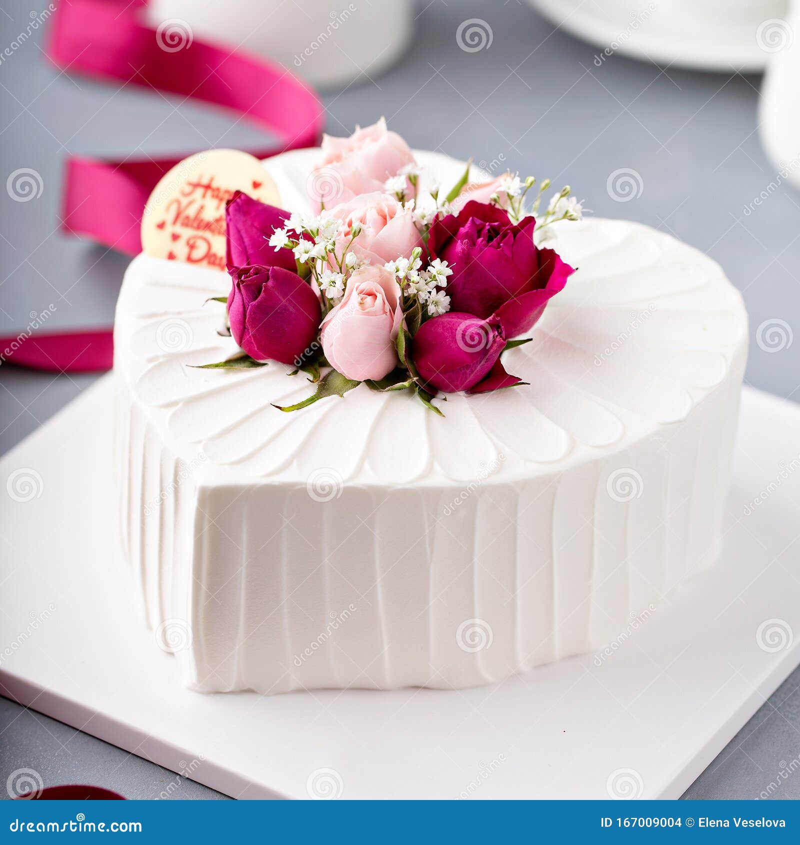 10 Amazing Valentine's Cake Ideas! - American Cake Decorating