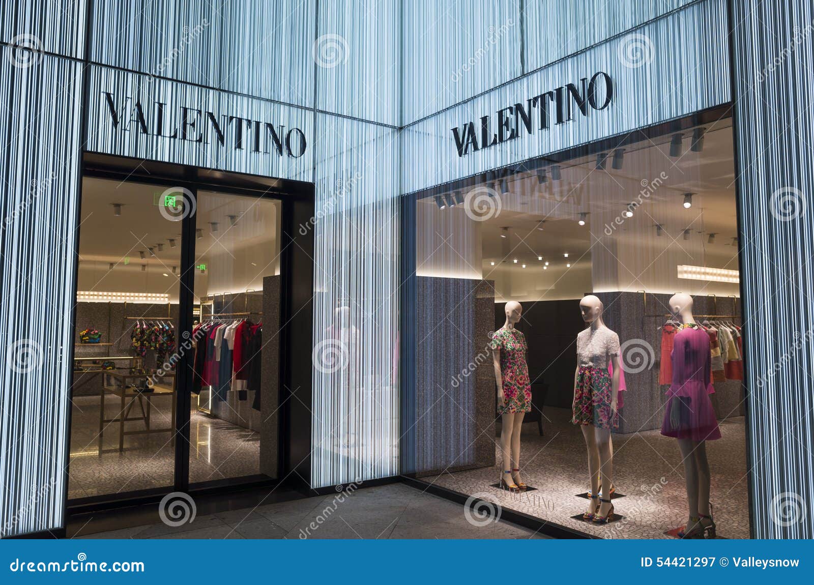 VALENTINO Boutique Night Scene Editorial Photography - Image of beauty ...