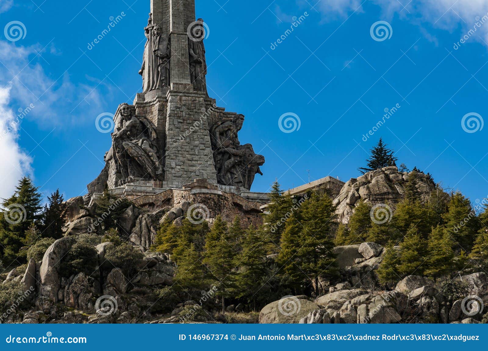 the valle de los caÃÆÃÂ­dos. valley of the fallen.