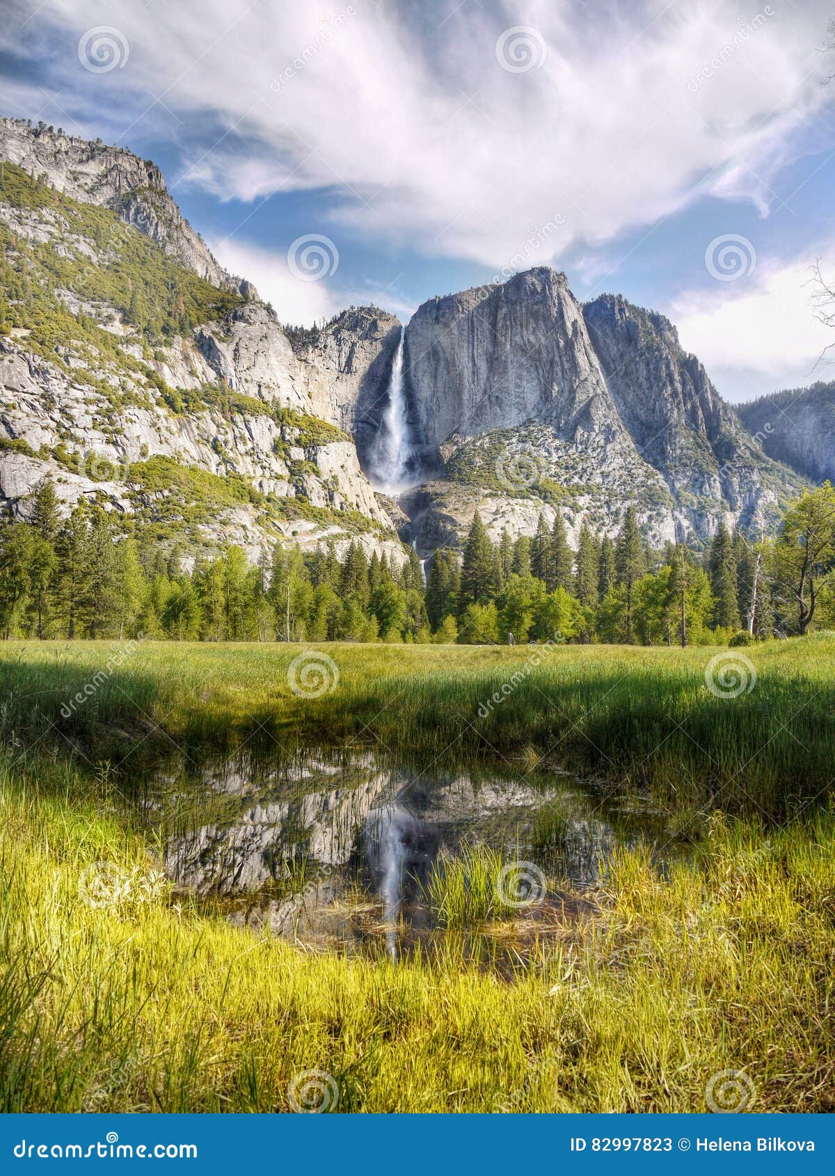 Vista della valle di Yosemite, parco nazionale, California Gli Stati Uniti