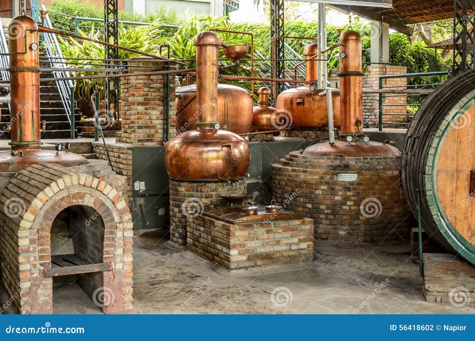 VALLE VERDE, BETIM, Brasil-museo del cachaca. VALLE VERDE, BETIM, EL BRASIL 14 DE MARZO DE 2015; Museo del cachaca, el alcohol más popular del Brasil, en el valle ecológico Verde del parque, Betim, Minas Gerais Brazil el 14 de marzo de 2015