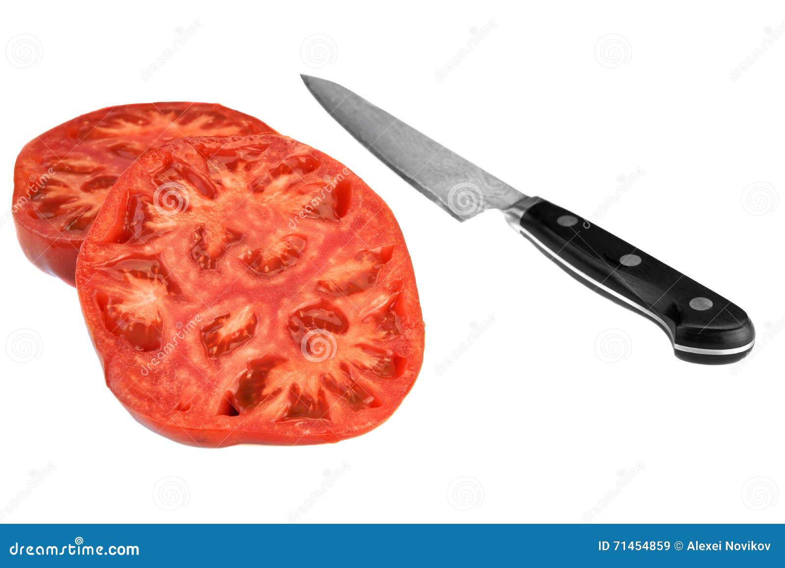 Van de besnoeiings half rood tomaat en keuken geïsoleerd messenwit ... Rood in de keuken