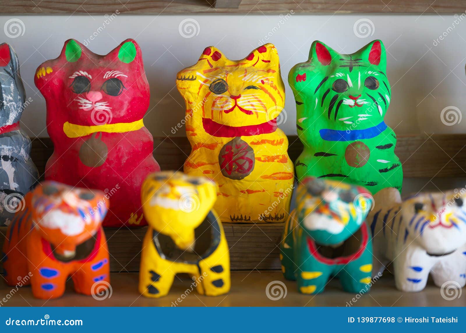 koppeling Vriend een vuurtje stoken Van Het Papier-maché Beckoing Kat of Fortuin Kat of Cijfer Van Een Kat Met  één Opgeheven Poot of Manekineko Redactionele Stock Foto - Image of poot,  fortuin: 139877698