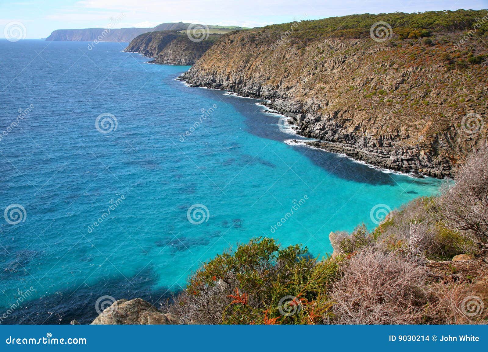 Van het Zuid- eiland van de Kangoeroe van de kustlijn Australië. Kustlijn in Van het Zuid- eiland van de Kangoeroe van de Baai Scotts Australië