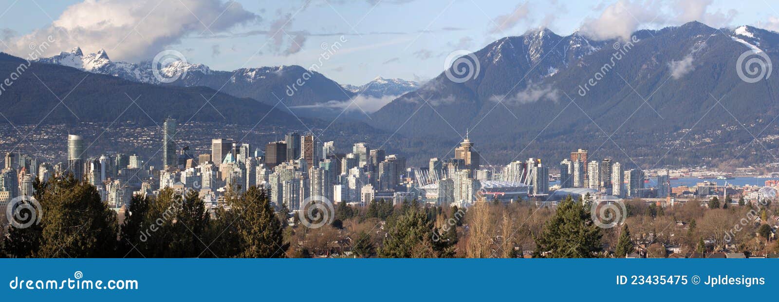 vancouver bc city skyline and mountains