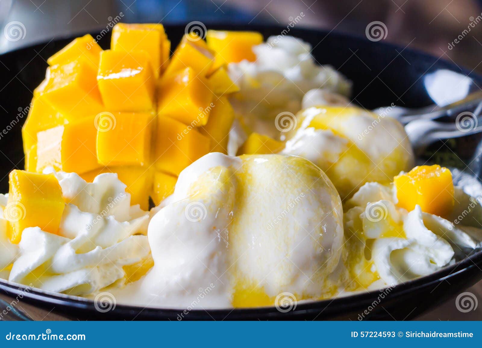 Vanilla Ice Cream with Fresh Mangoes Stock Image - Image of custard ...