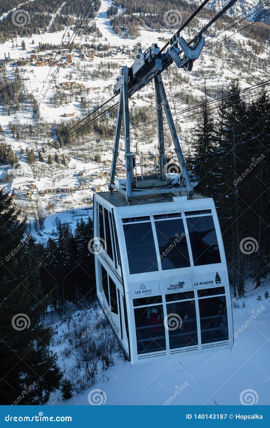 Vanoise Express - Double Decker Cable Car in La Plagne/ Montchavin Station  Editorial Photography - Image of aerial, copy: 140143187