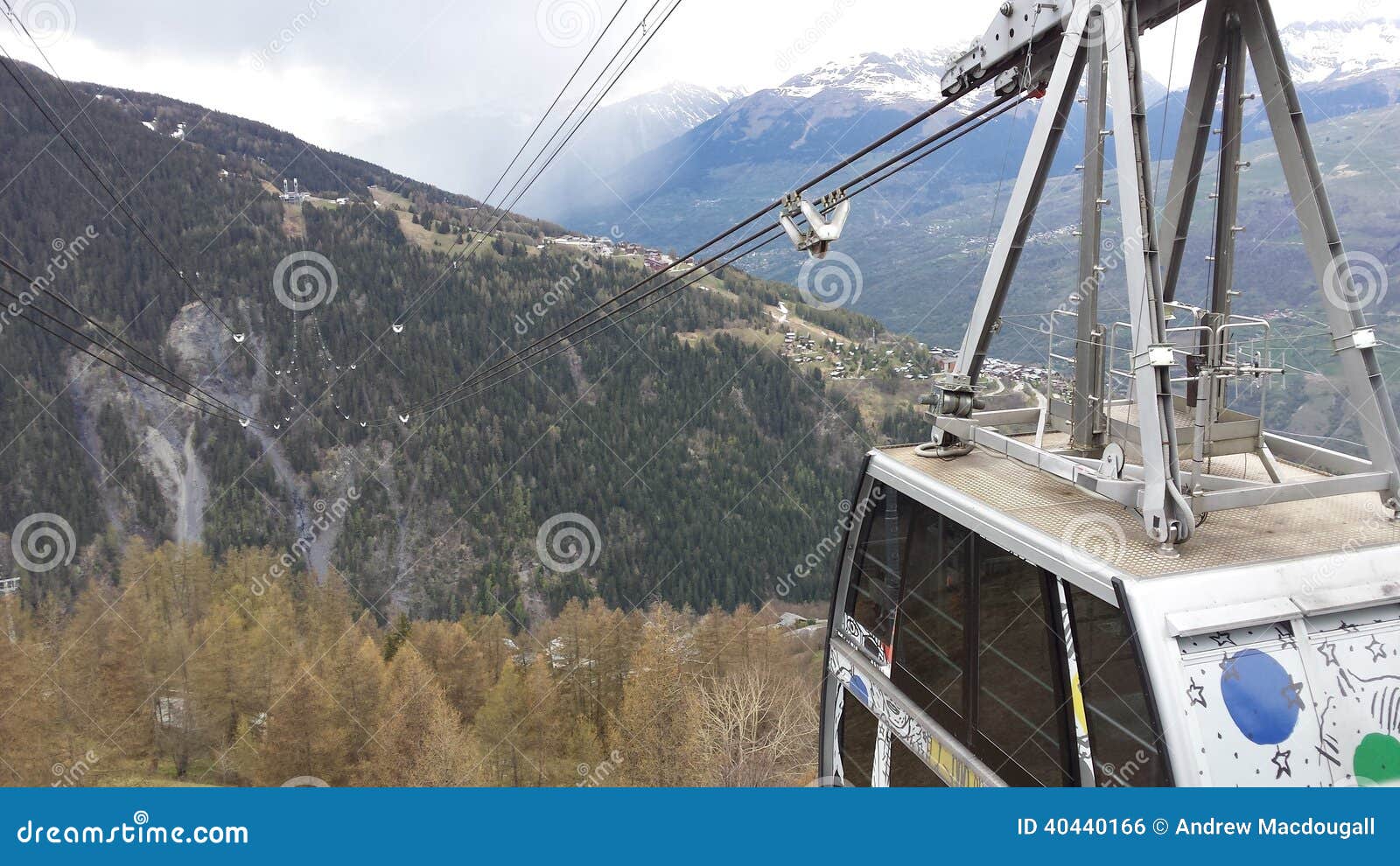 Vanoise Express - Double Decker Cable Car in La Plagne/ Montchavin Station  Editorial Stock Photo - Image of construction, mountains: 140143108