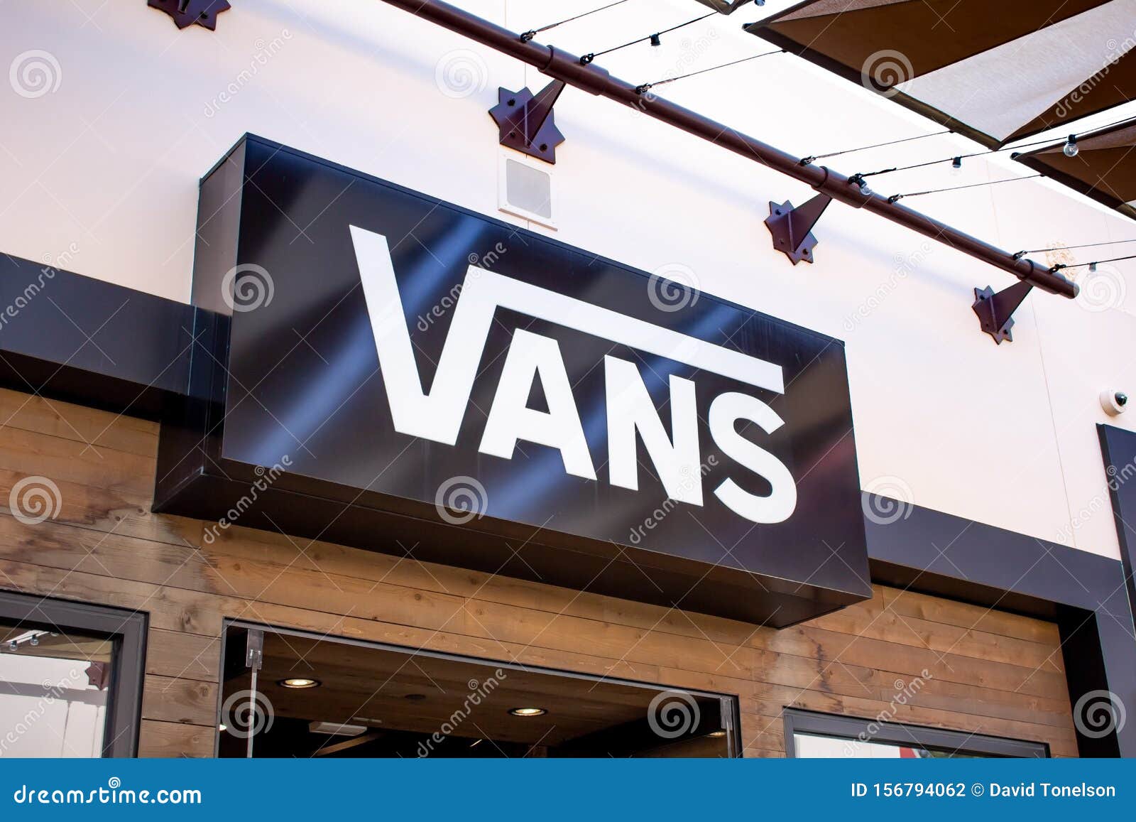 vans company id