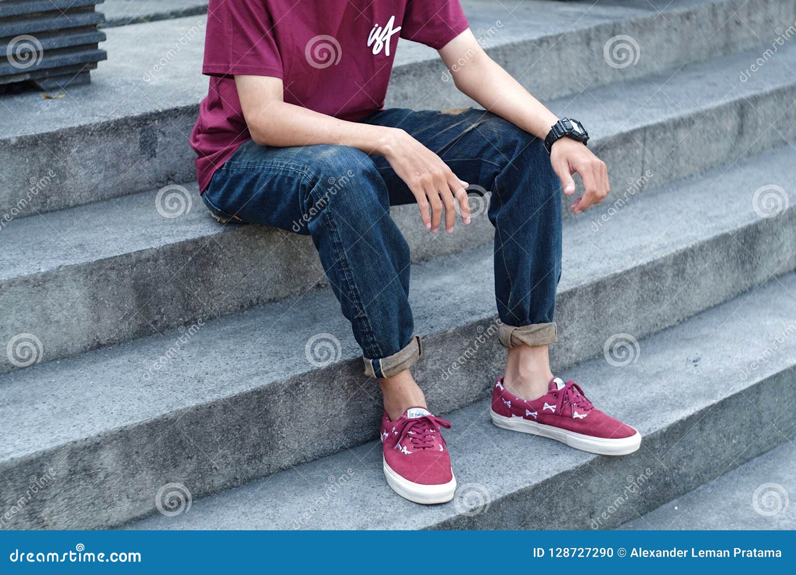 Ouderling ongerustheid monster Vans Syndicate Era X Wtaps `burgundy` Editorial Image - Image of wtaps,  sitting: 128727290