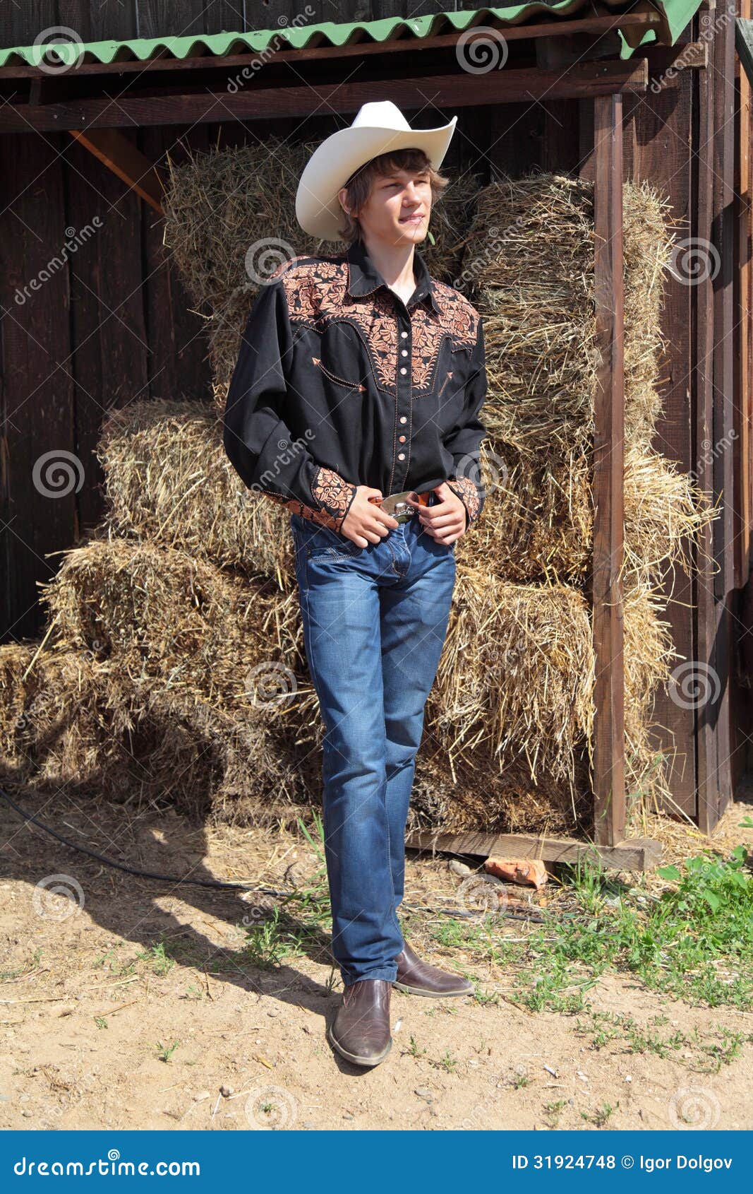 Vaquero joven foto de archivo. Imagen belleza, corral - 31924748
