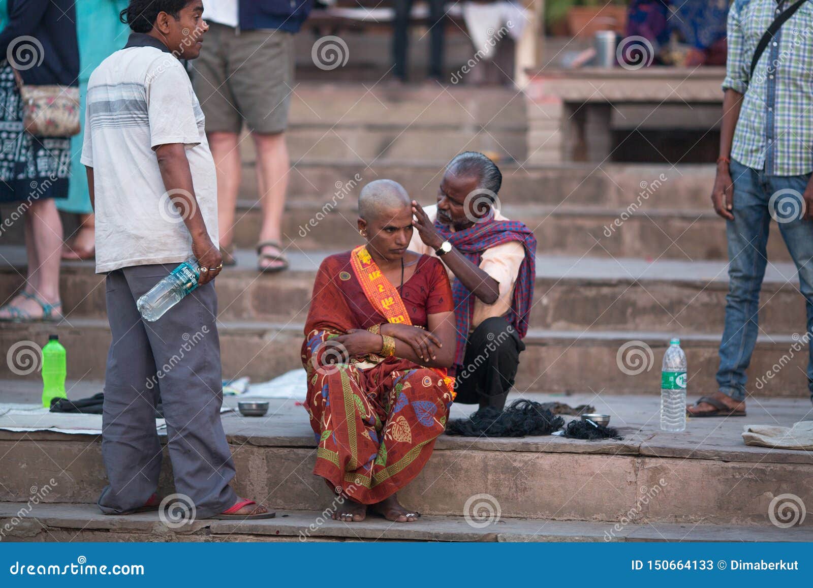 Hairdresser Cuts Hair of the Pilgrim. Editorial Stock Photo - Image of  benares, culture: 150664133