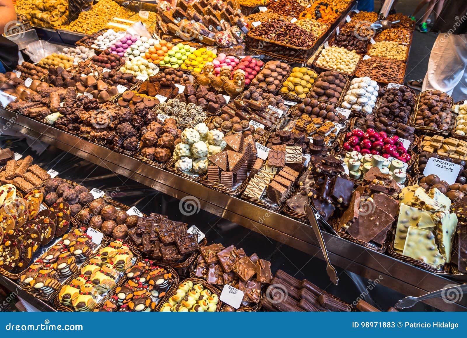 Variedad de chocolates foto de archivo editorial. Imagen de variedad