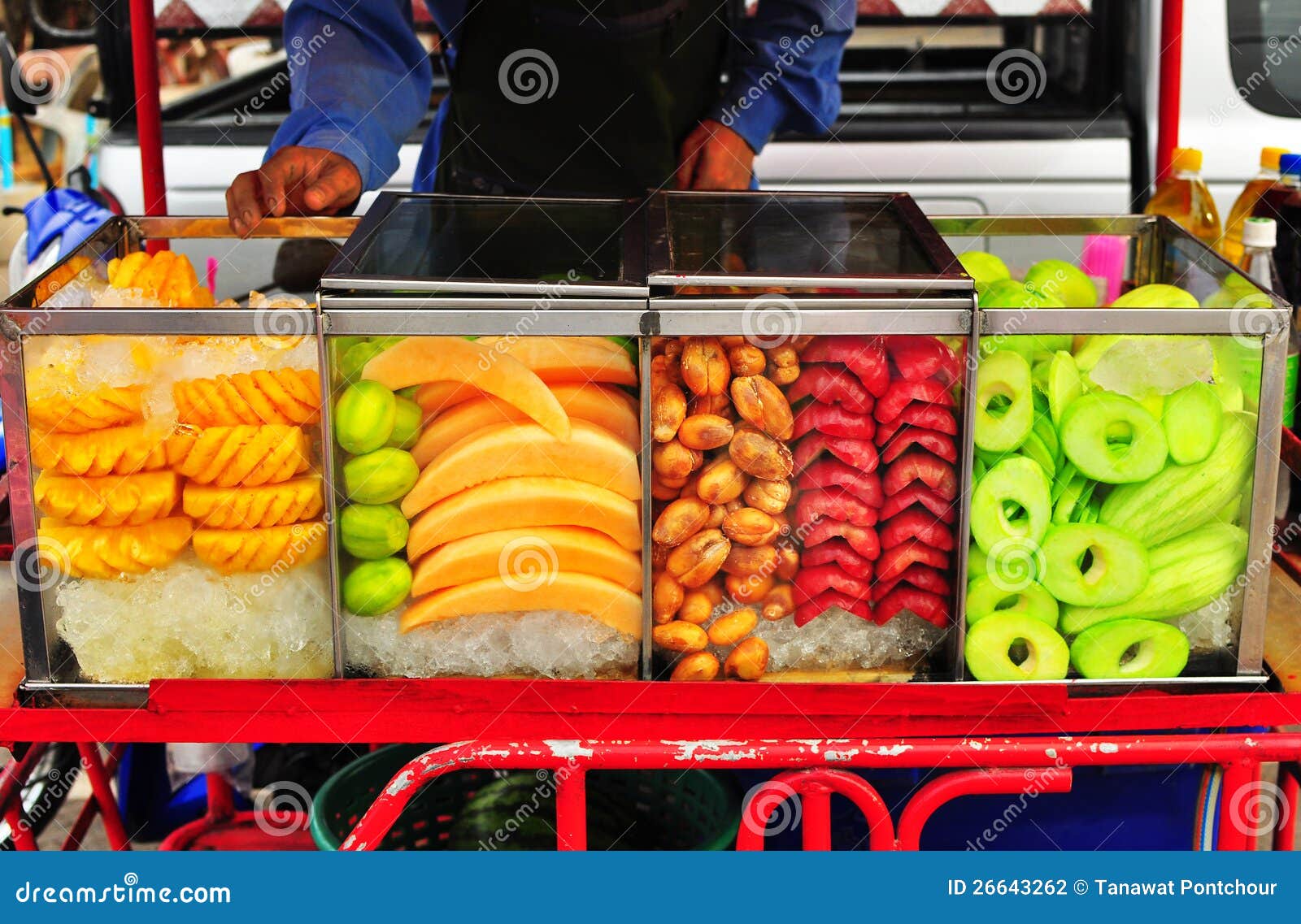 Variedad De Fruta Tópica En Carro Del Vendedor De La Fruta Foto de archivo  - Imagen de venta, compra: 26643262