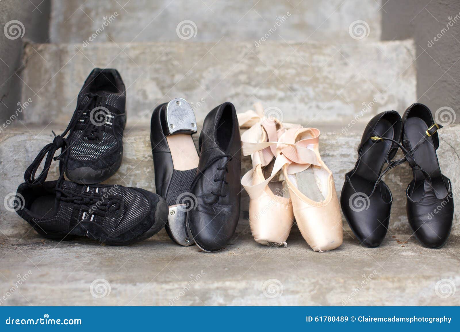 participar fractura Oculto Variedad De Zapatos De La Danza Imagen de archivo - Imagen de variedad,  manera: 61780489