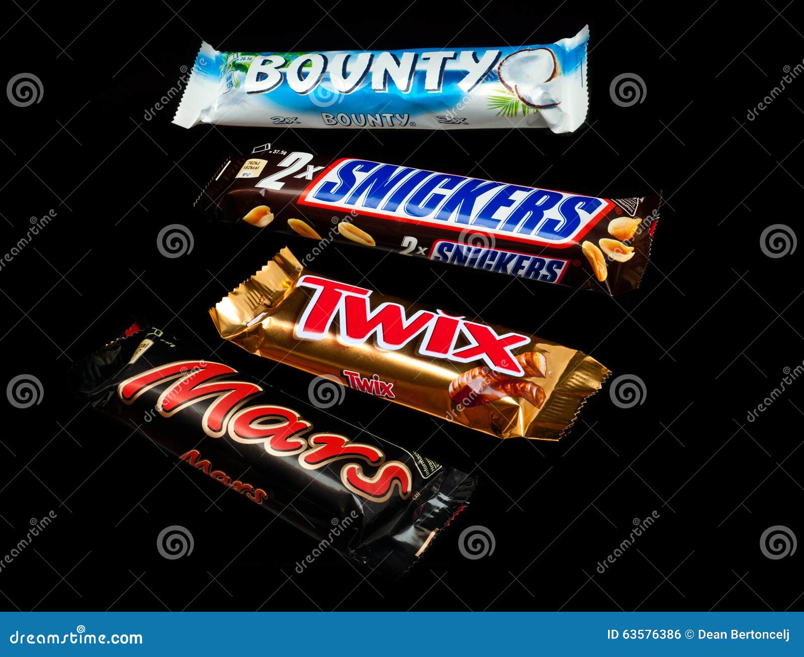 Snickers Candy Bars Stock Photo - Download Image Now - Snickers, Chocolate  Bar, Chocolate - iStock