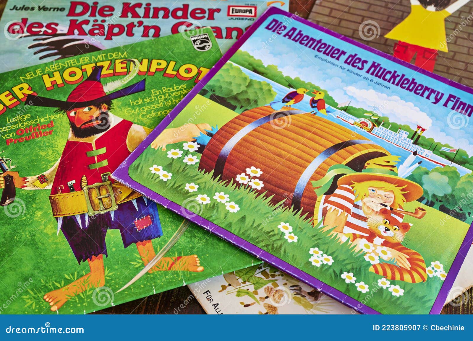 Splendor Håndværker Undertrykke Various Covers of Vinyl Records with German Radio Plays for Children from  the Seventies Editorial Photography - Image of mixed, design: 223805907