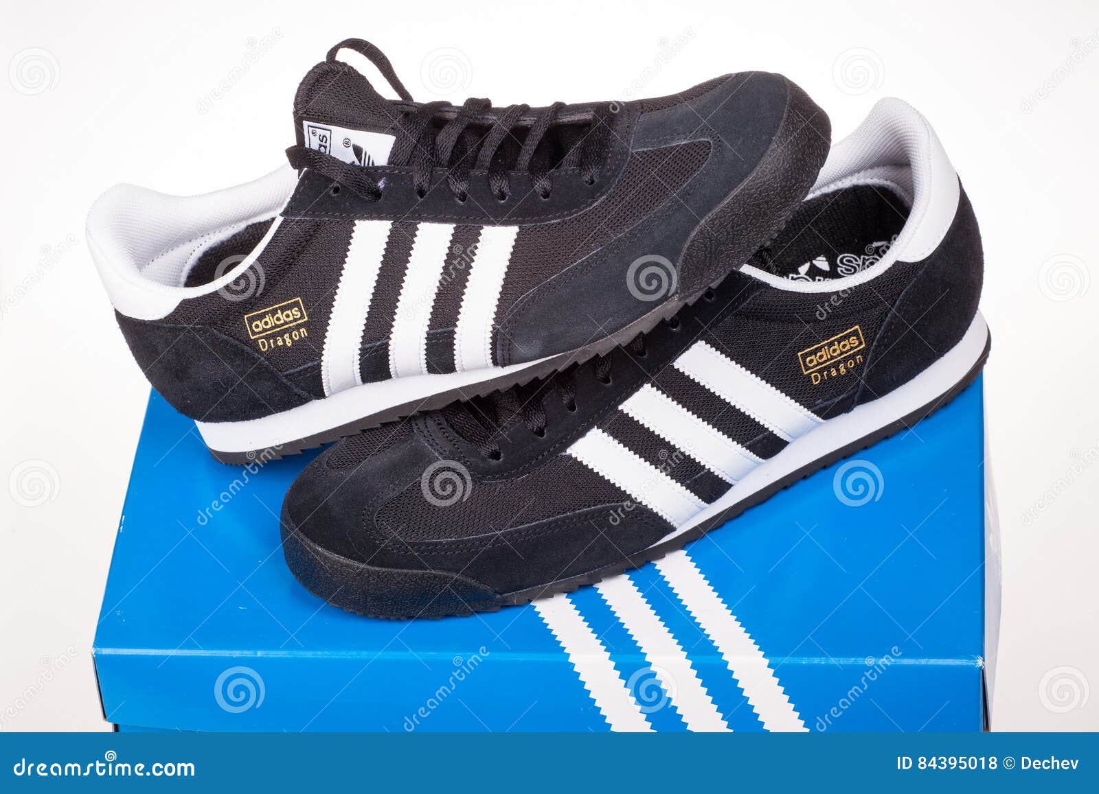 adidas dragon classic