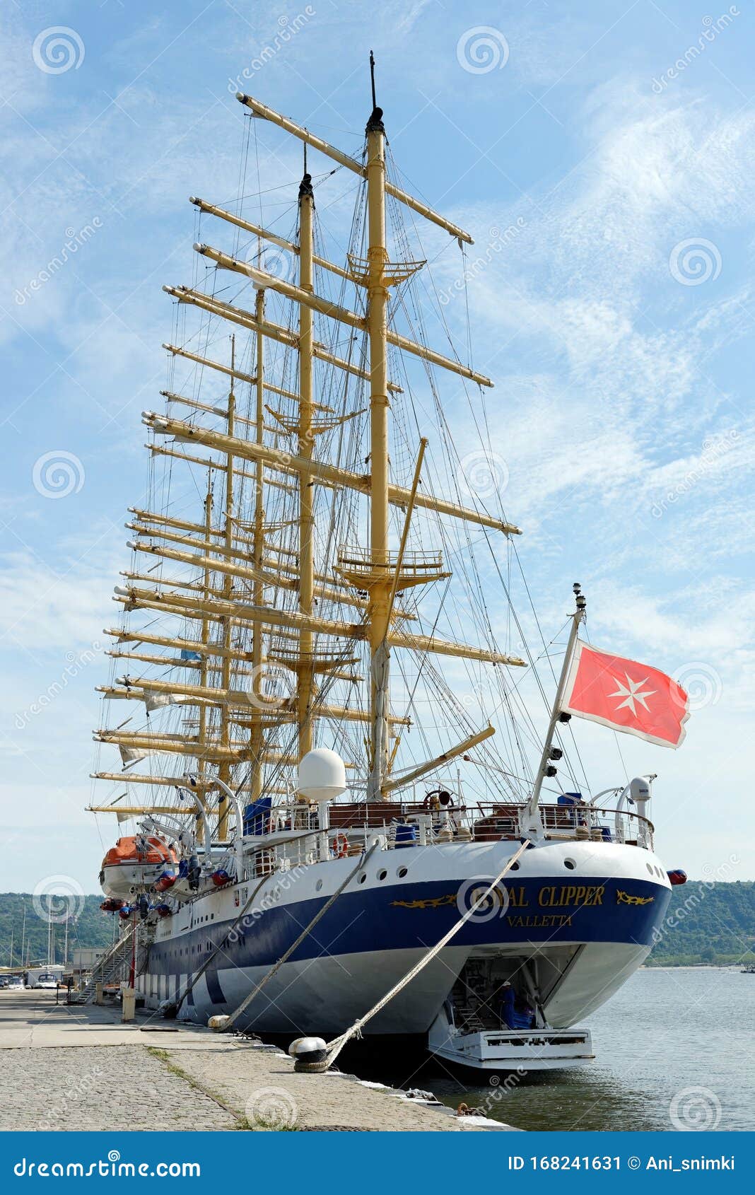 5 masted yacht royal clipper