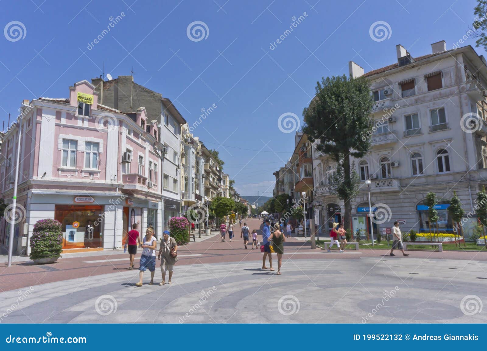 Varna, vista sulla strada della città vecchia, Bulgaria, Balcani, Europa