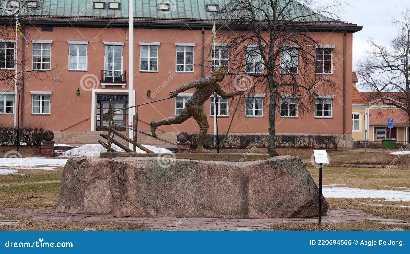 vasaloppet statue in mora in dalarna in sweden