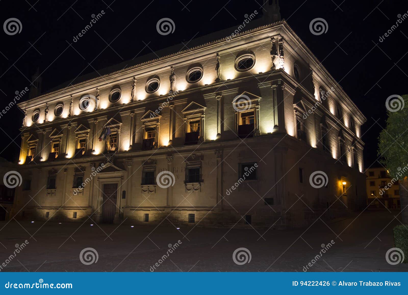 vazquez de molina palace palace of the chains at night, ubeda,
