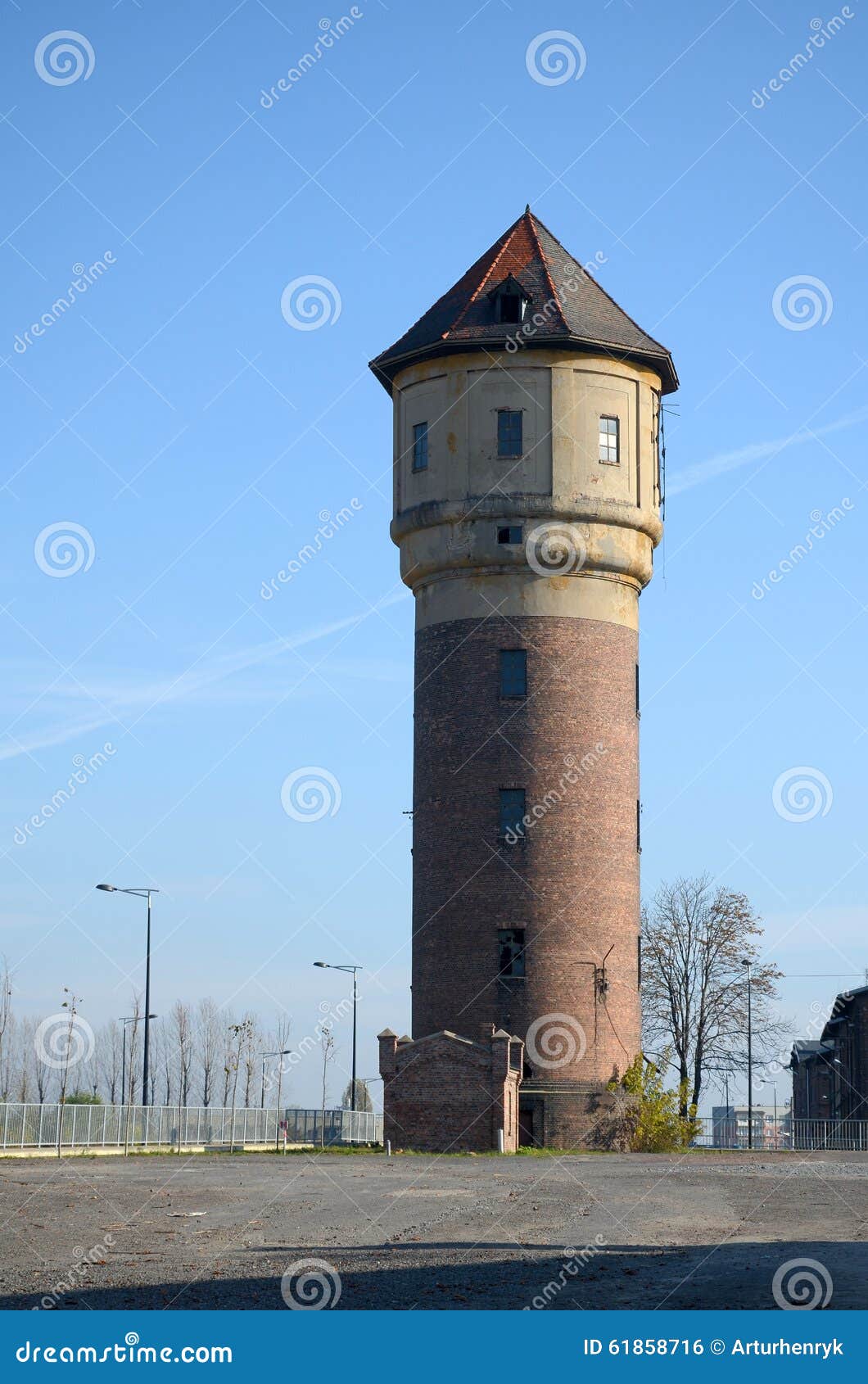 Vecchia torre di acqua in Katowice, Polonia (vecchia miniera)