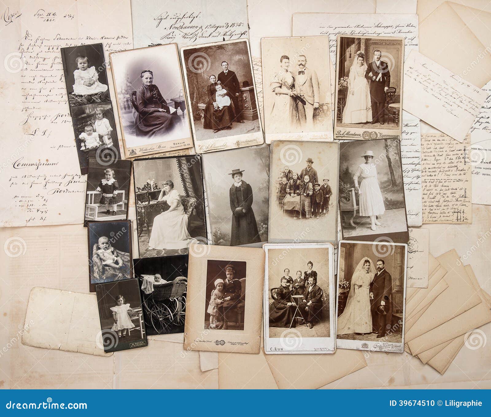 Vecchie Lettere E Foto Di Famiglia Antiche Fotografia Stock Immagine Di Scheda Vita