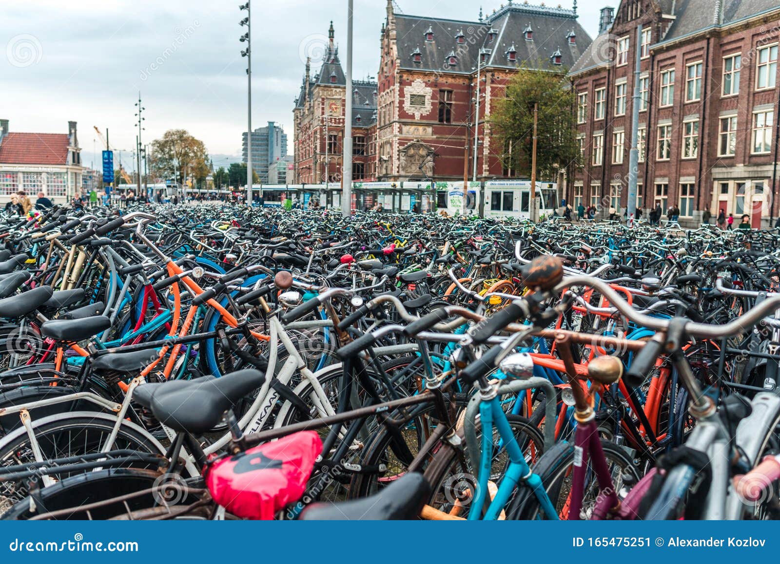 Veel Fietsen in Het Fietsenpark, Amsterdam Redactionele Foto of cyclus, holland: 165475251