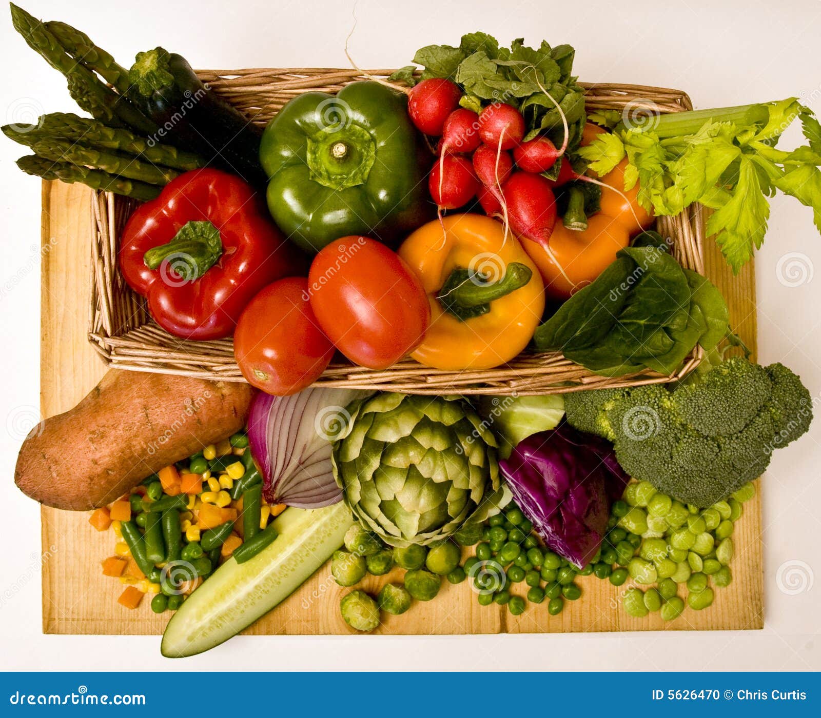 Vegetable basket stock photo. Image of pepper, cornucopia - 5626470