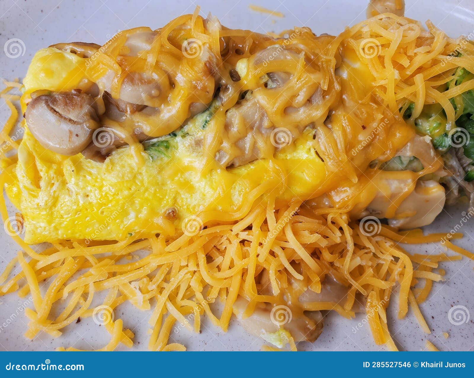 Vegetable Omelette with Mushrooms, Broccoli and Cheddar Cheese Stock