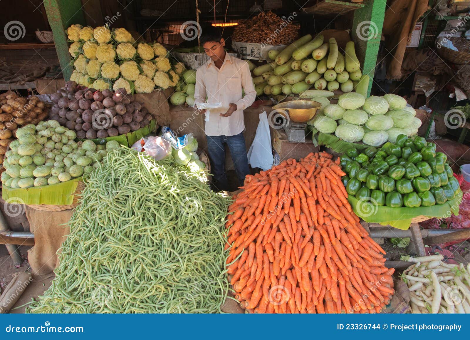 Vegetable stand editorial stock image. Image of green 23326744