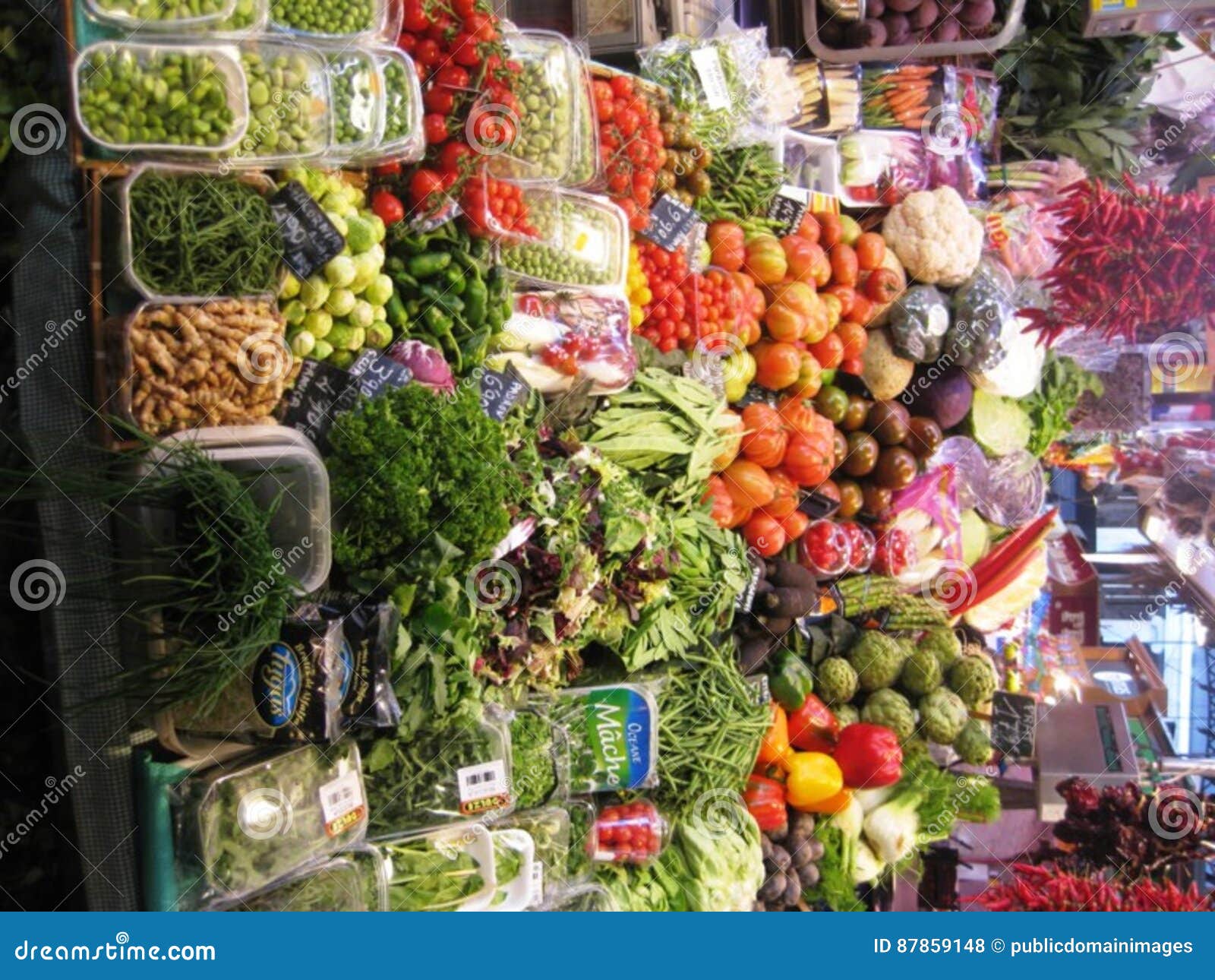 Vegetablesstand Picture. Image 87859148