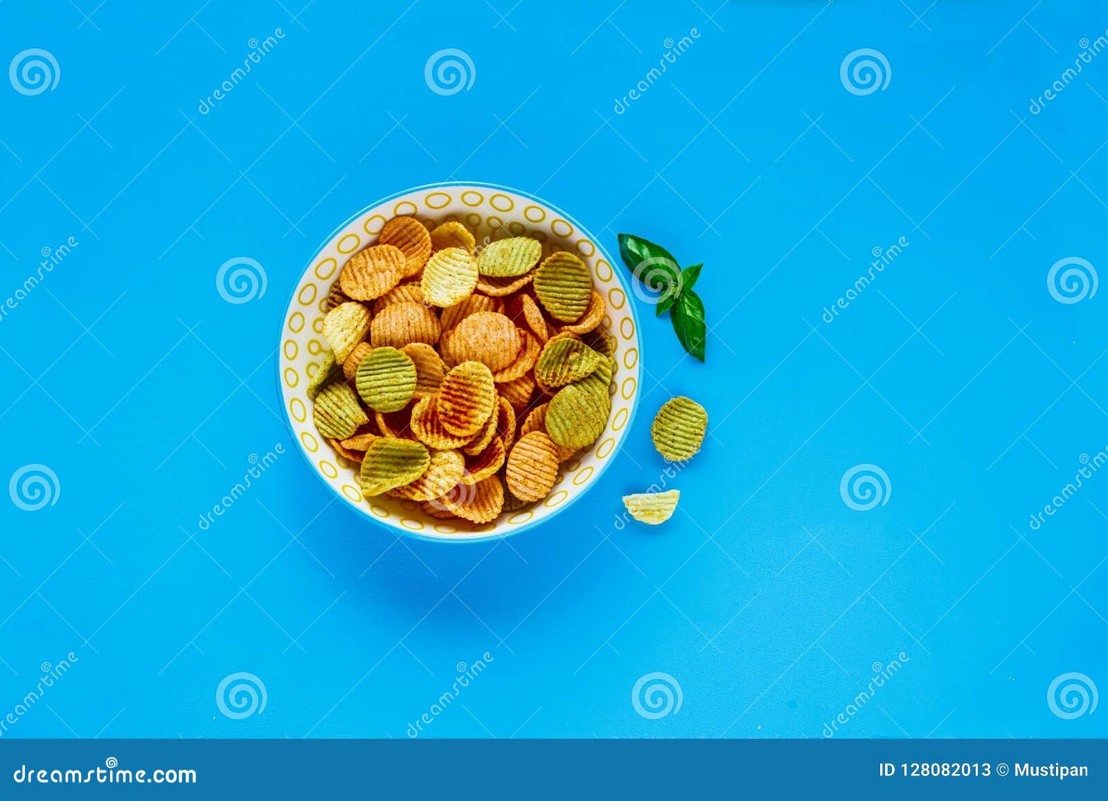 Veggie chips in bowl stock image. Image of fried, lunch 128082013